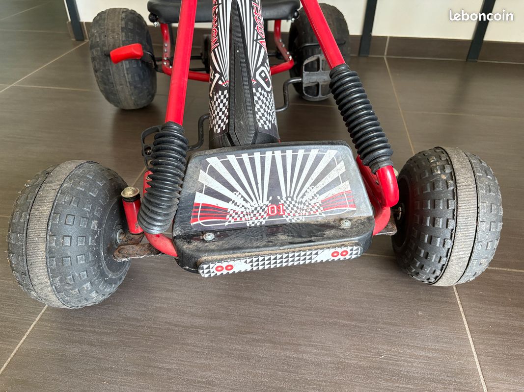 Kart enfant à pédales Super Rider rouge et noir (image 4)