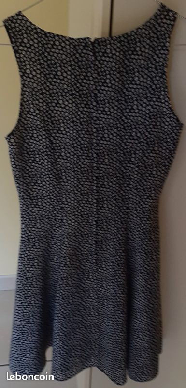 Robe D'été H&M DIVIDED Taille 36 Noire - Neuve Avec étiquettes, Manches Courtes, 100% Polyester