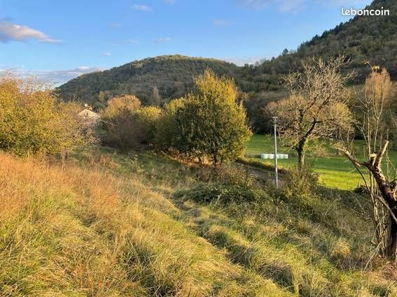 Terrain à bâtir de 1584 m² à MARCILLAC-VALLON · 55 000 €