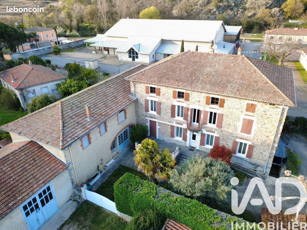Maison 8 pièces 229 m² · à Sarras · 229 m² · 410 000 €