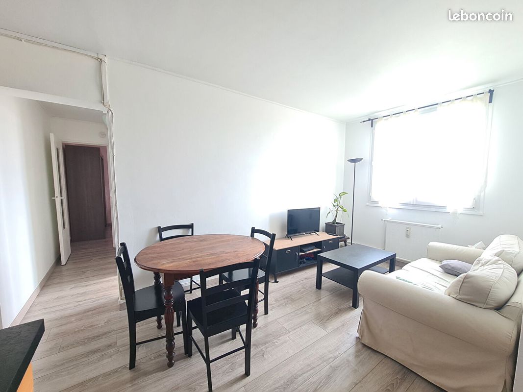 Appartement 3 pièces 54 m² · à Ivry-sur-Seine · 54 m² · 1 233 €/mois