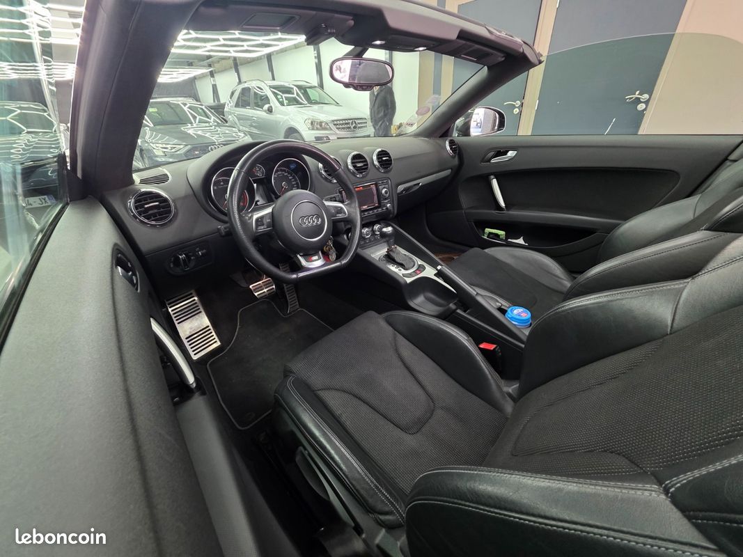 Audi TT cabriolet 2.0 TFSI / sieges chauffants / Bluetooth / feux auto / climatisation auto (image 12)