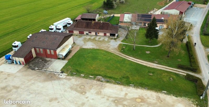 Maison 12 pièces 380 m² · à Bourg-en-Bresse · 380 m² · 676 000 €