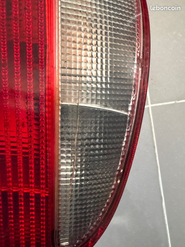 Lot De 2 Feux Arrière (droite + Gauche) Pour Citroën Saxo (1996-2004) - Neufs, Marque TYC, Technologie Halogène
