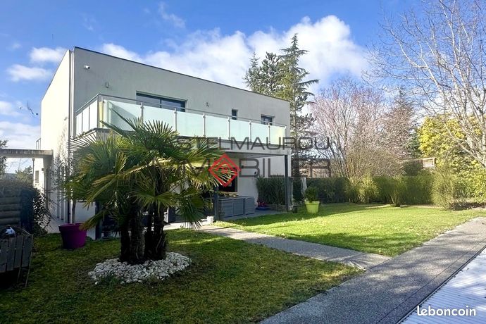 Villa 7 pièces 211 m²