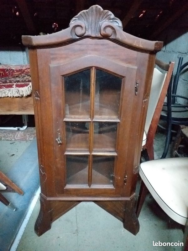 Vitrine d angle (image 1)
