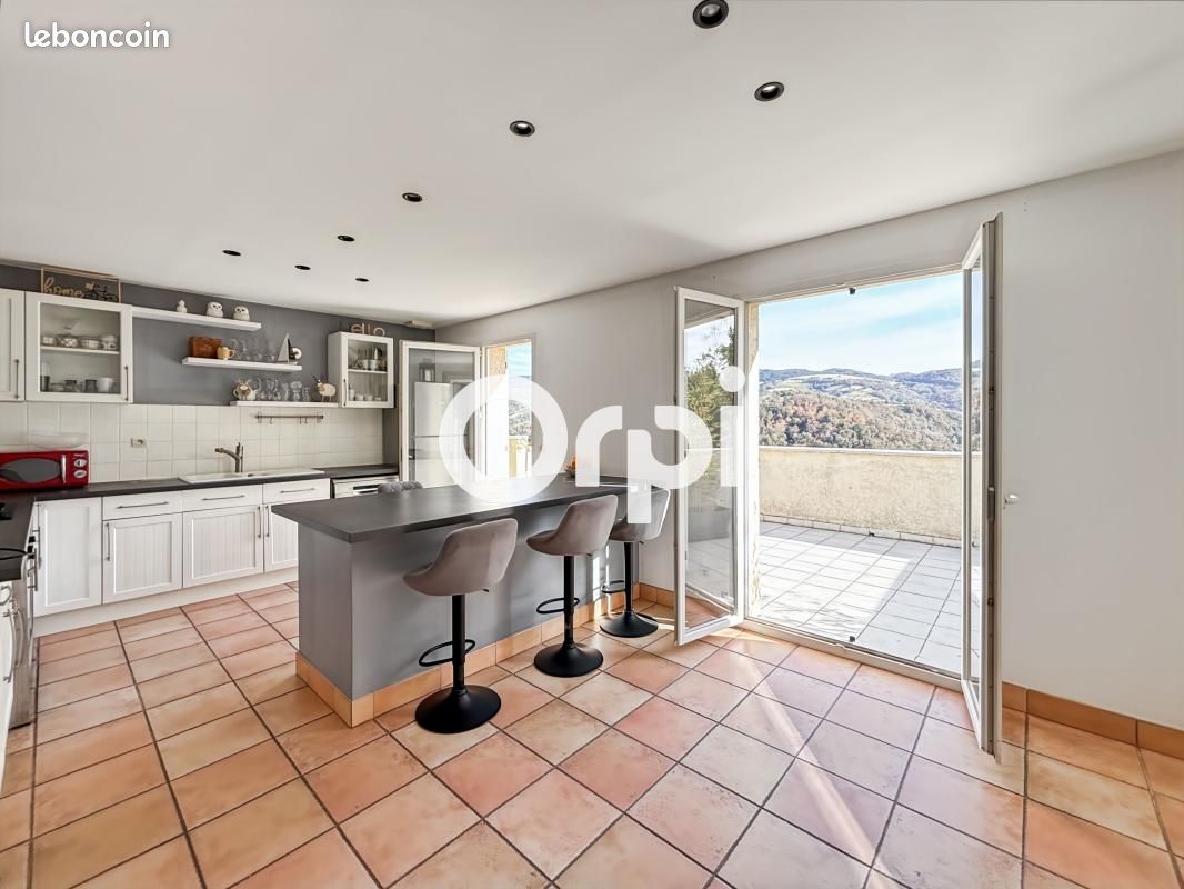 Maison 5 pièces 148 m² · à Brussieu · 148 m² · 355 000 €