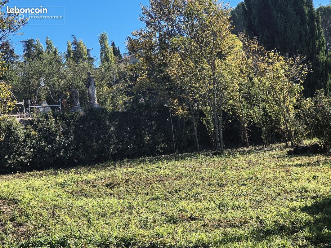 Terrain à bâtir de 441 m² à AUBIGNOSC (04) · 75 500 €