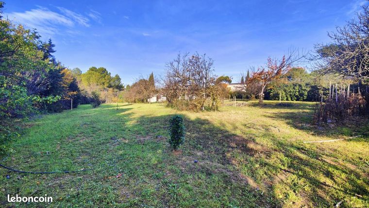 Terrain 1 636 m² Aix En Provence