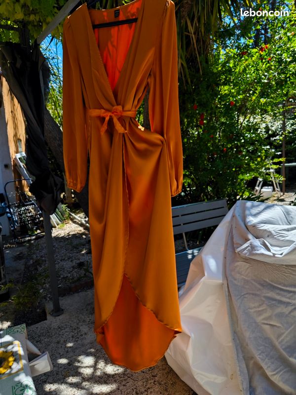 Robe soirée terracotta effet satiné (image 1)