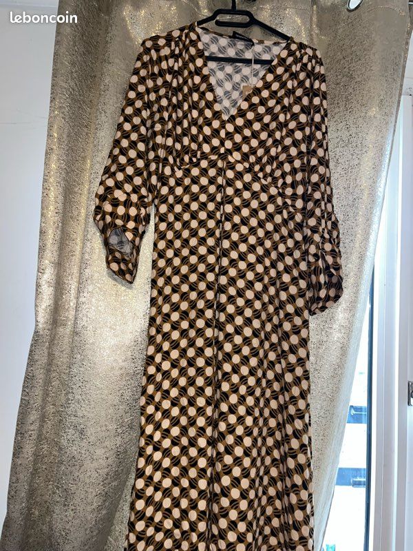 Robe (image 2)