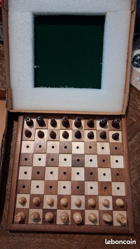 Jeu d'échecs en bois non voyant/Mal voyant (image 1)