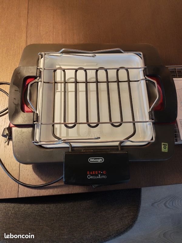 De'Longhi GRIGLIATUTTO BQ58 Barbecue Elettrico, Nero/Grigio