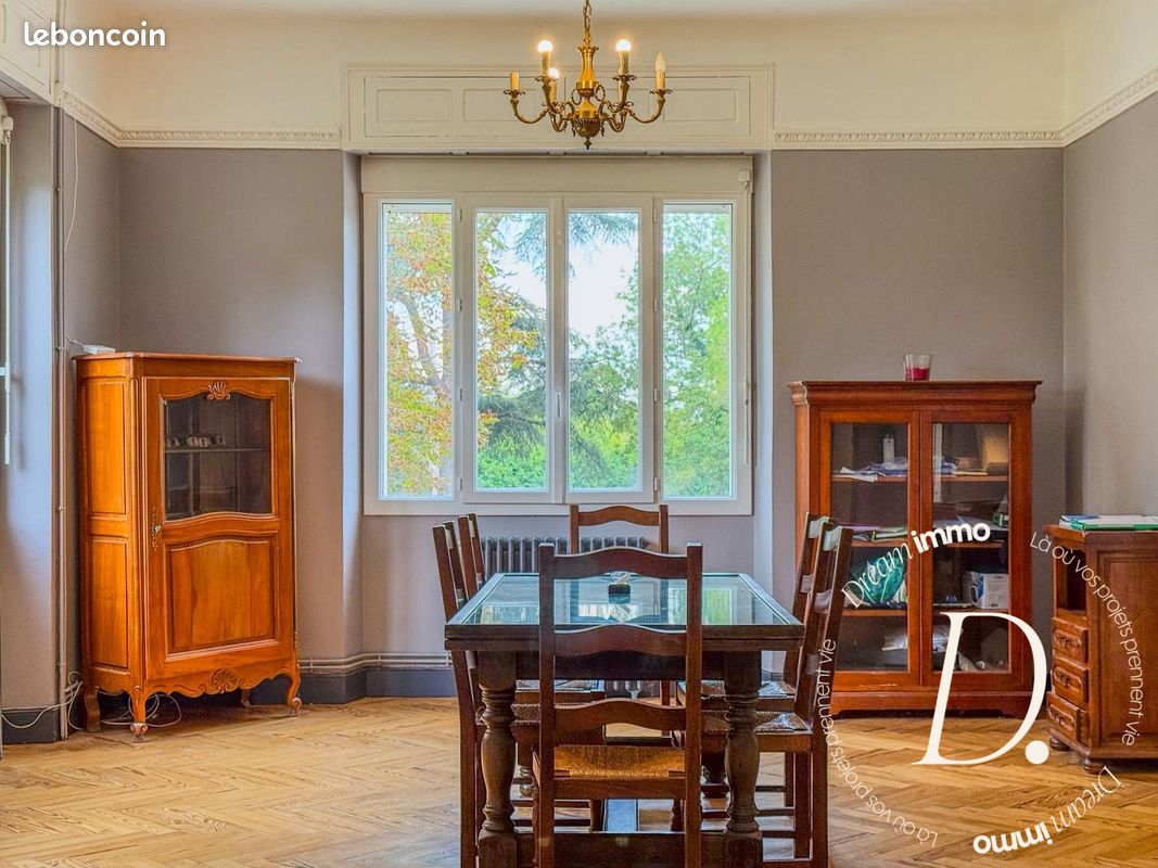 Maison 8 pièces 204 m² · à Fleurance · 204 m² · 219 000 €