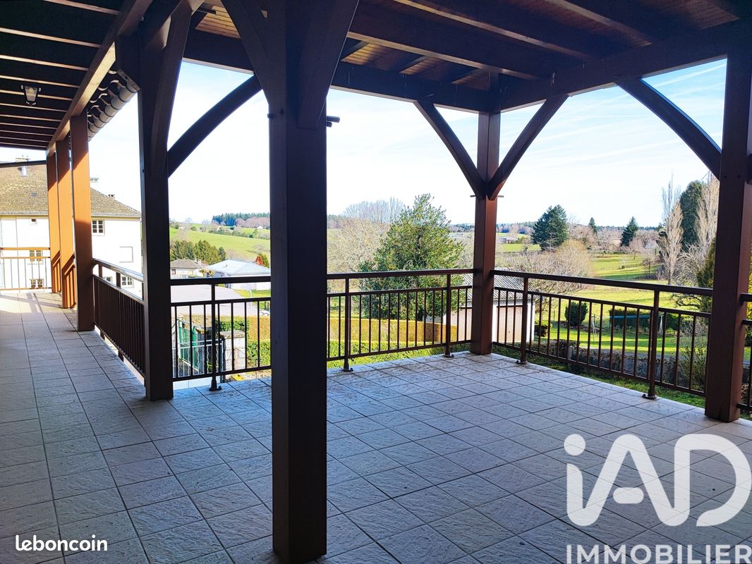 Maison 5 pièces 155 m² · à Montsalvy · 155 m² · 134 000 €