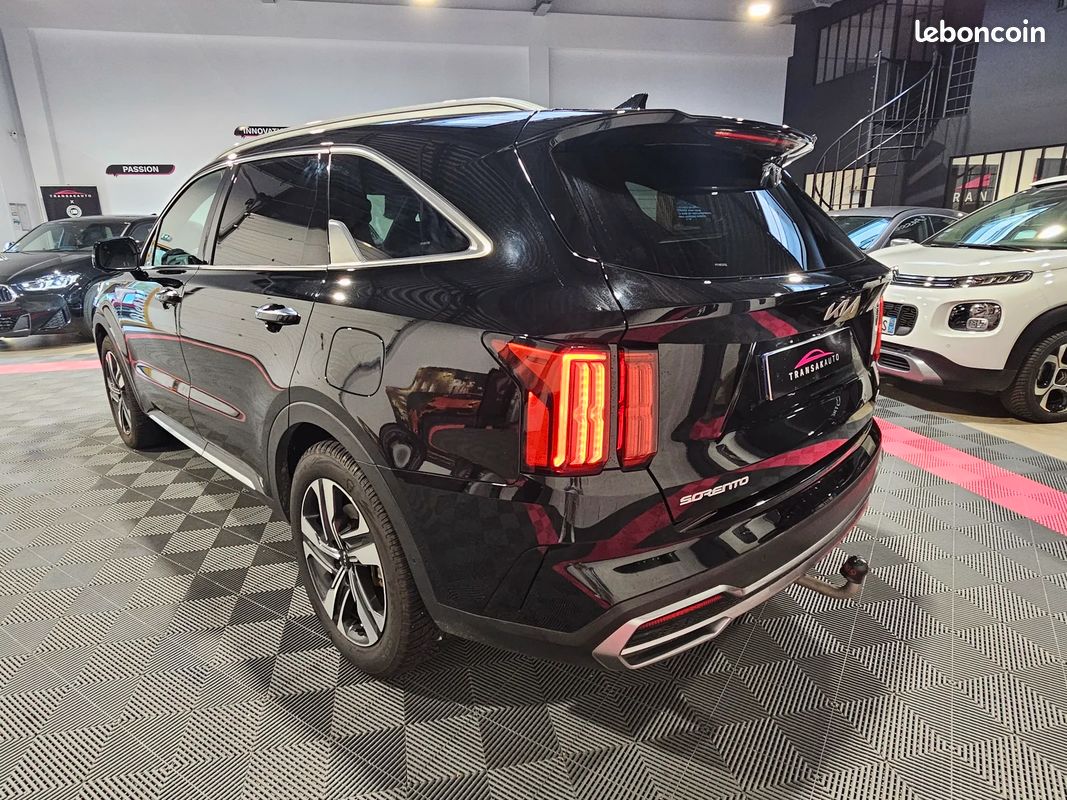 Kia SORENTO 1.6 T-GDi 265 CV Premium 4x4 PHEV / SUIVI KIA COMPLET / GARANTIE KIA (image 5)