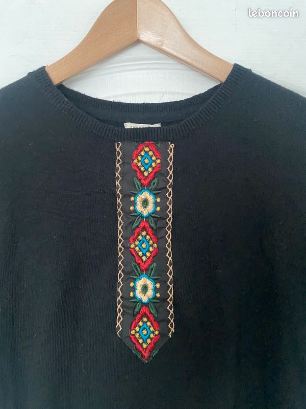 Pull noir brodé style folk / boho – Forever 21 – Taille M (image 2)