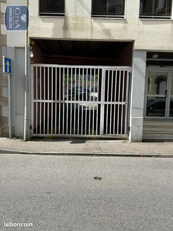 Parking Quimper · 80 €/mois