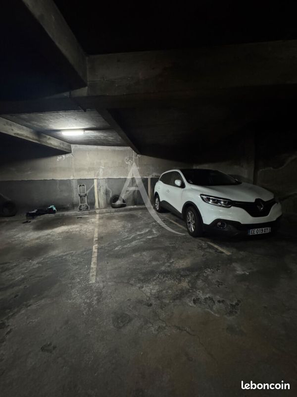 Parking 7 m² · à Paris · 7 m² · 230 €/mois