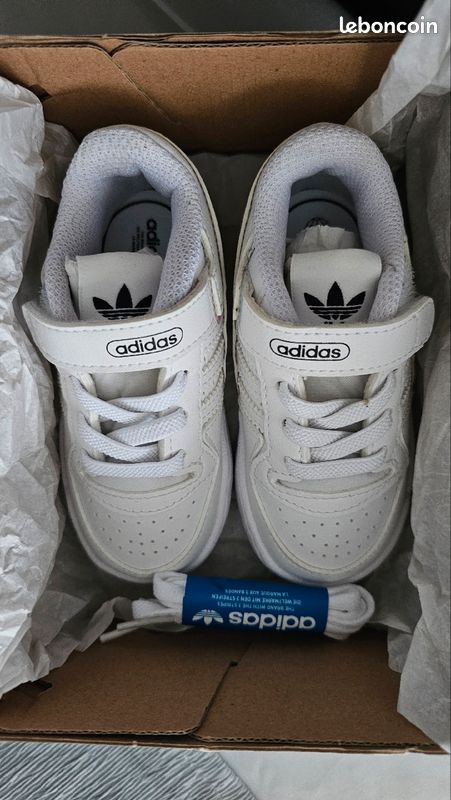 Basket Adidas forum low taille 22 Chaussures