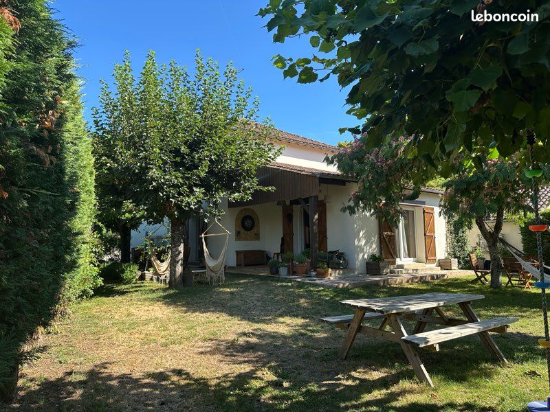 Maison 7 pièces 170 m² · à Antonne-Et-Trigonant · 170 m² · 330 000 €