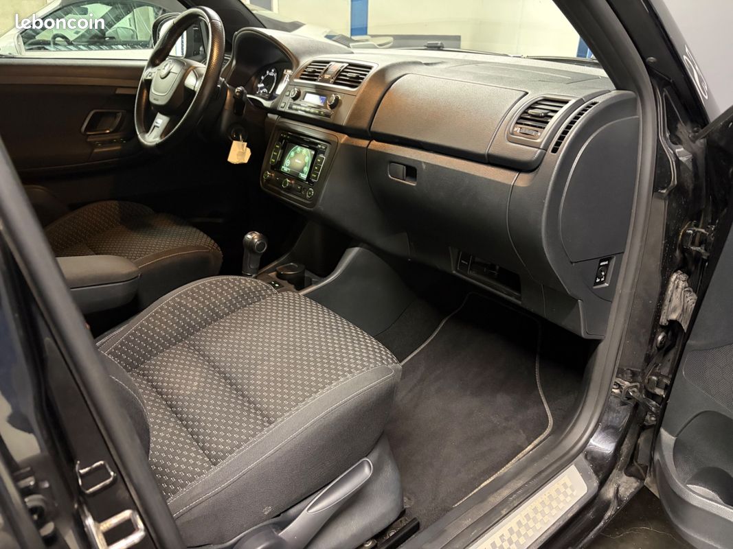 Skoda FABIA 1.4 tsi 180 rs RS DSG - RADAR - GPS - REGULATEUR (image 6)