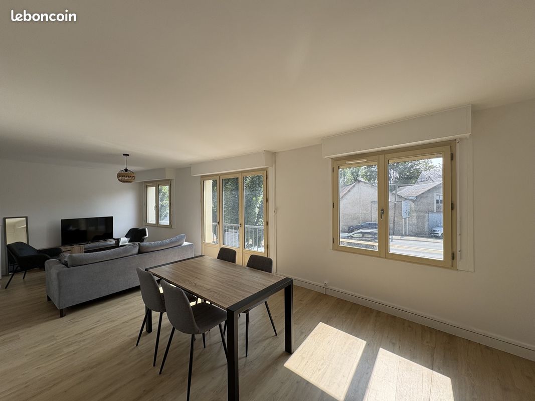 Appartement 4 pièces 93 m² · à Saumur · 93 m² · 945 €