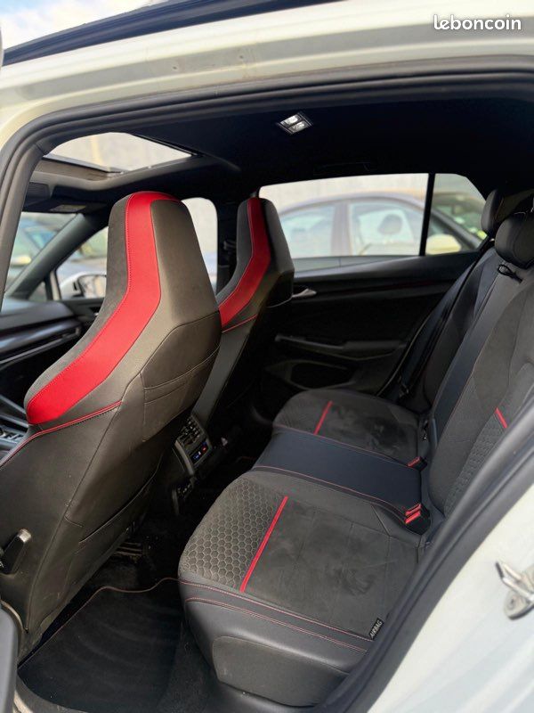 ✨Volkswagen Golf 8 GTI : Clubsport/2.0TSi 300Cv/dsg7/1main/Magnifique configuration/Full options/Garantie 1an/Très propre (image 7)