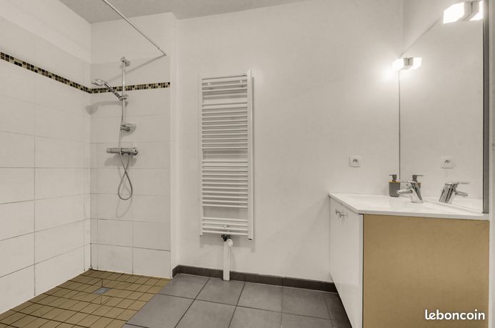 Appartement 2 pièces 42 m² — 10