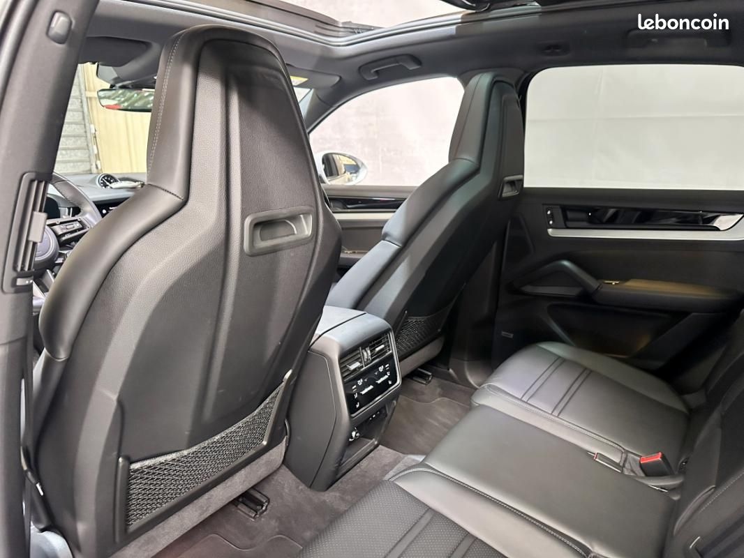 Porsche Cayenne E-Hybrid V6 3.0 470ch Tiptronic 8 (image 8)