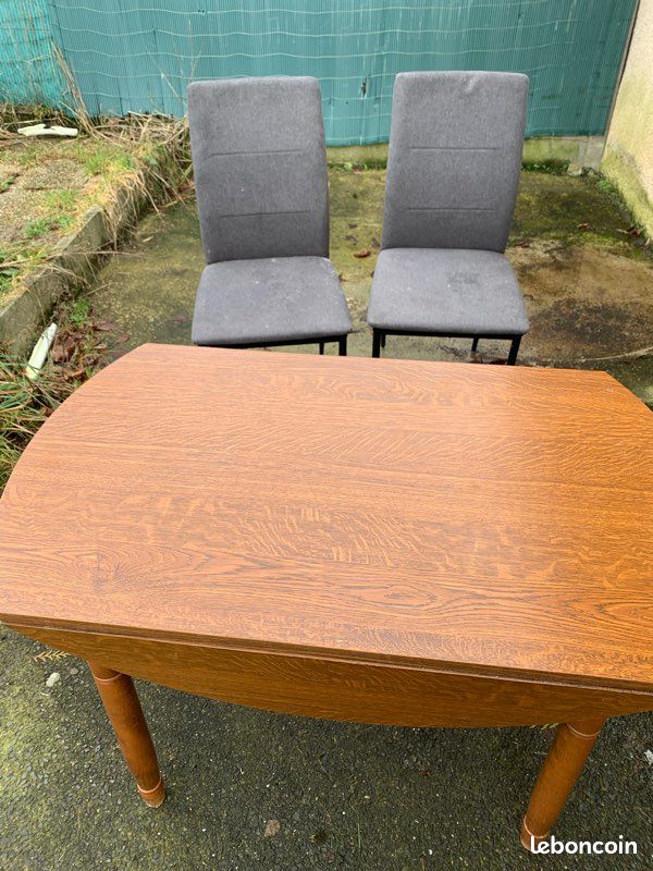 Table et chaises (image 2)
