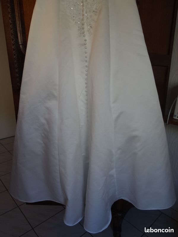 ROBE DE MARIEE taille 42 avec son étole (image 5)