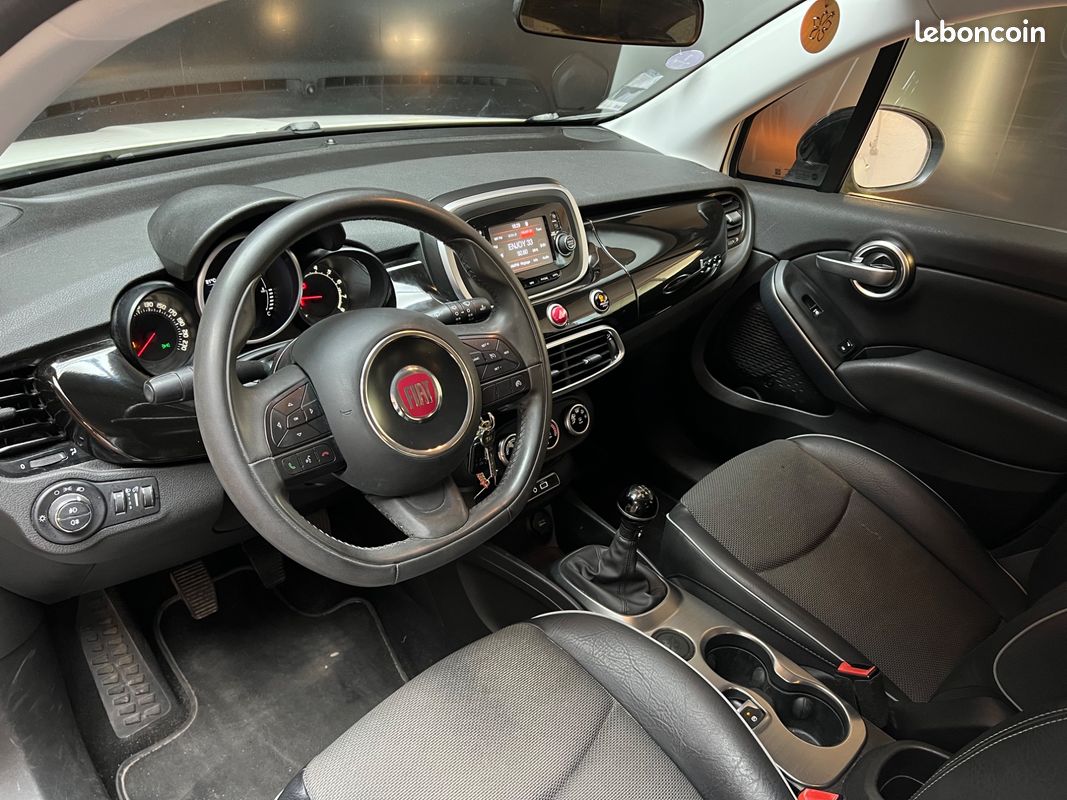 FIAT 500X 1.6 E-TORQ 110 LIVE EDIZIONE 4X2 / ATTELAGE / LIMITEUR - RÉGULATEUR / CLIMATISATIOn (image 21)