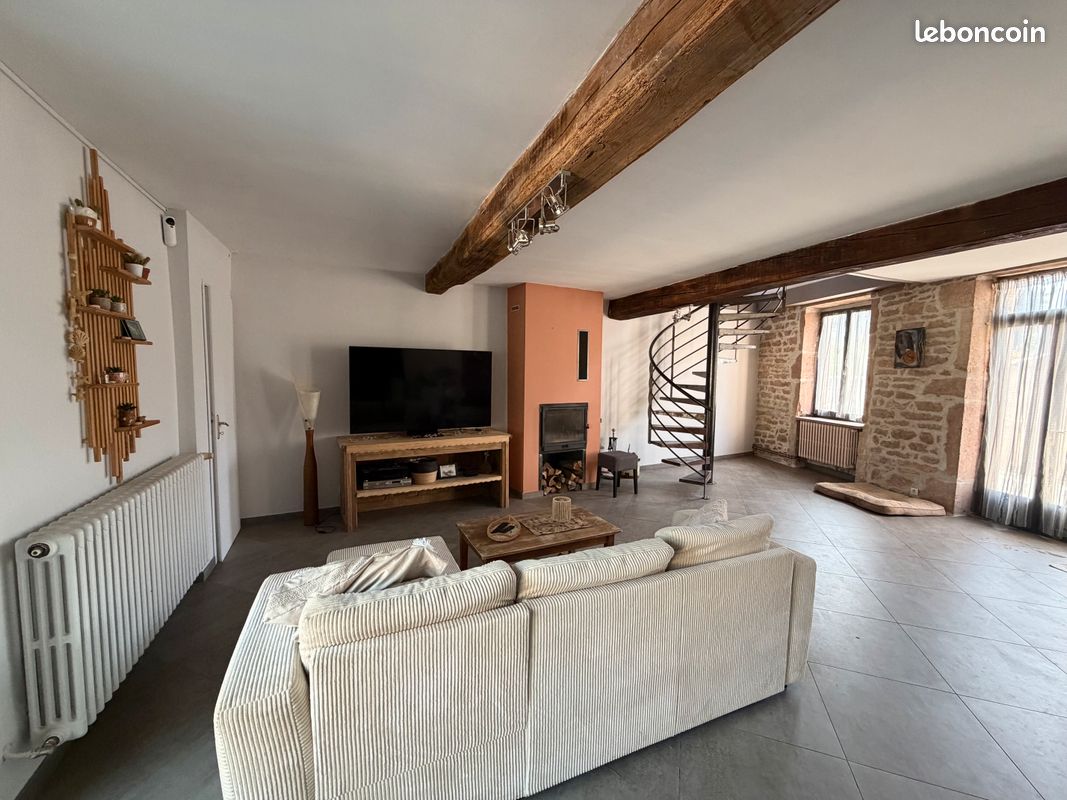 Maison 13 pièces 211 m² · à Préty · 211 m² · 390 000 €