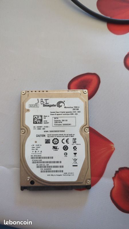 DISQUE DUR SEAGATE Momentus 750GB SATA 2.5  ST9750423AS 9ZW14G-020 Fw 0001HPM1 EUR 48,60 - FR