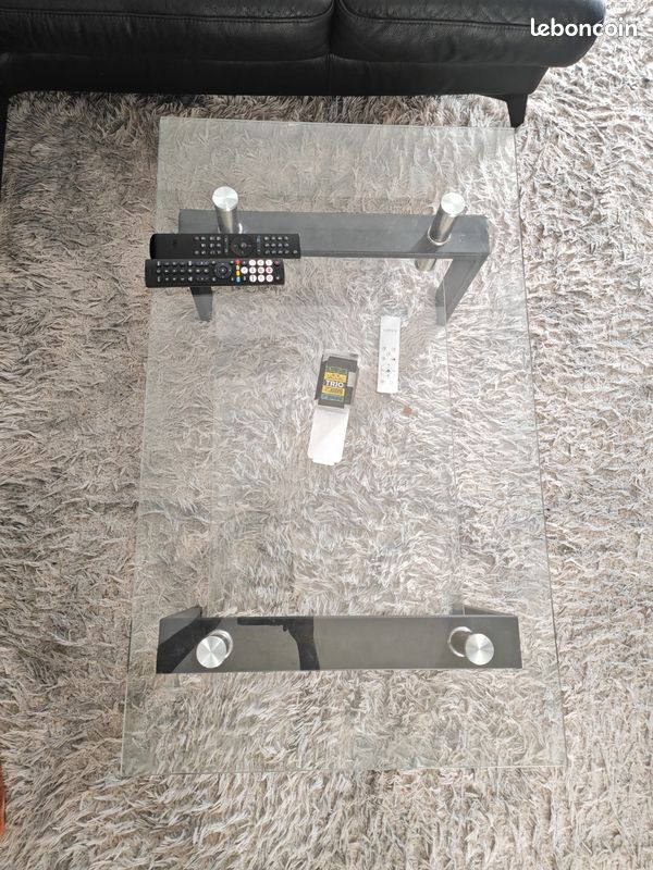 Table (image 3)