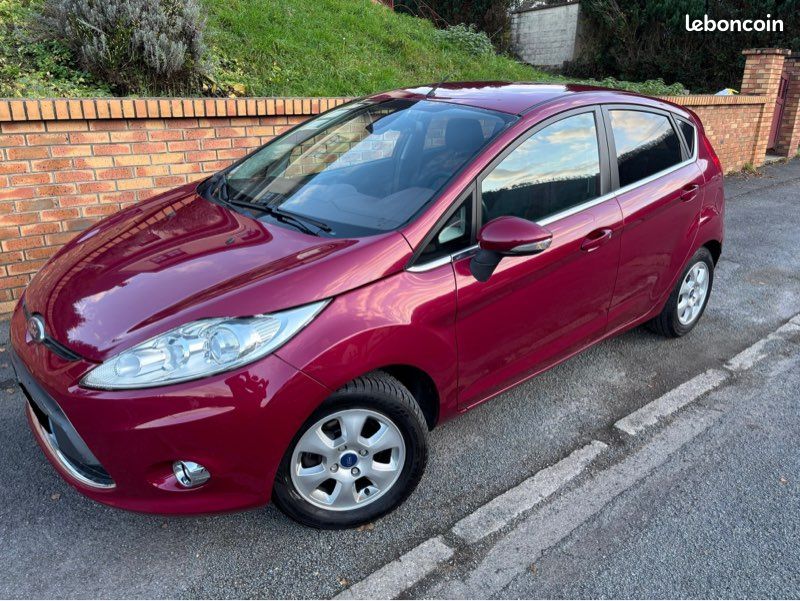 ford-fiesta-1-6-tdci-95-ch-titanium-voitures