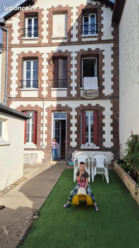Immeuble 5 pièces 113 m² · à Saint-Aubin-lès-Elbeuf · 113 m² · 179 000 €