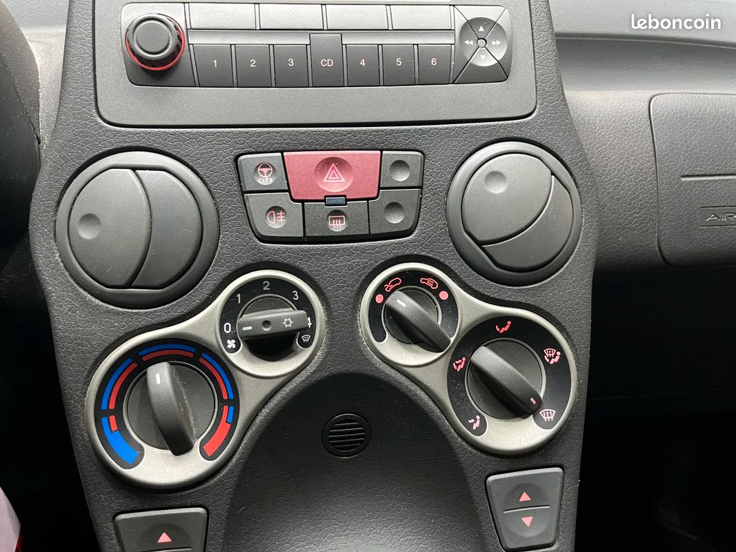 Fiat PANDA 1.3 JTD 16V Emotion (image 19)