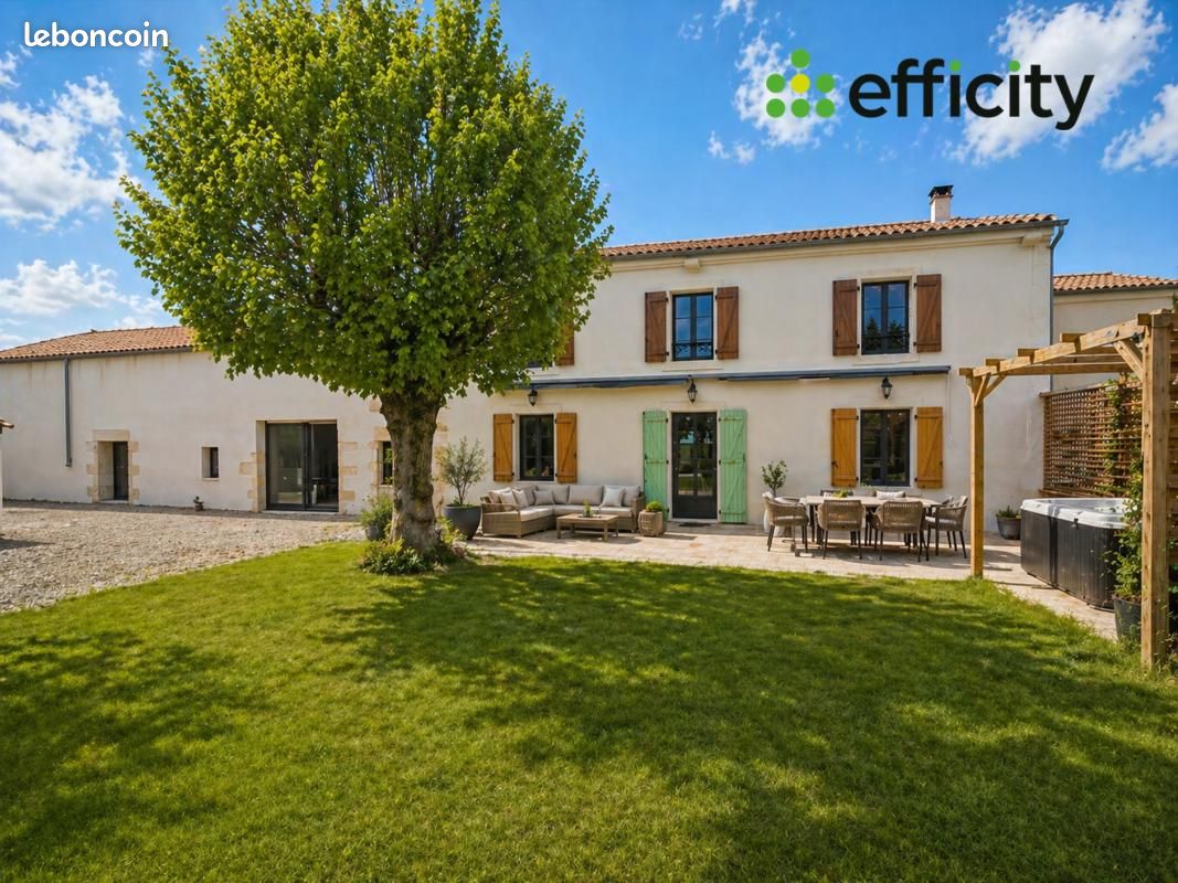 Maison 6 pièces 282 m² · à Saint-Jean-de-Liversay · 282 m² · 595 000 €