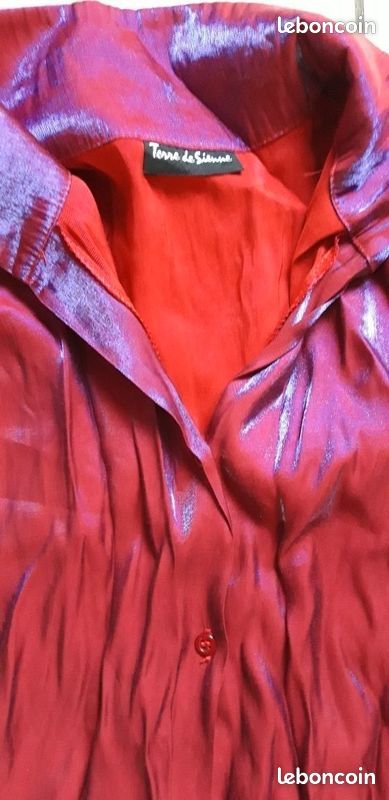 Ancien chemisier femme satiné rouge avec reflets bleu taille36 (image 2)