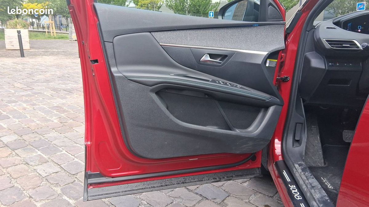 Peugeot 3008 1.6 THP 180 Hybrid e-EAT8 Allure Pack (image 7)