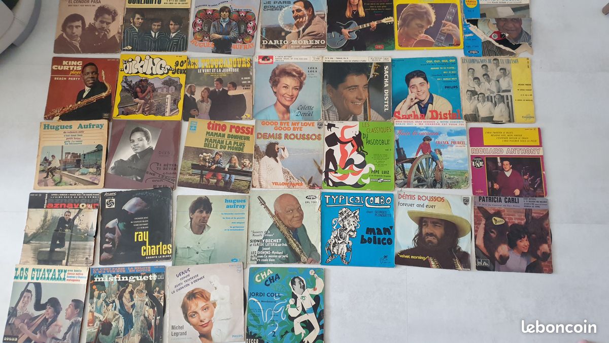 Lot 46 disques vinyle 45t années 70/80 époque Yéyé (image 1)