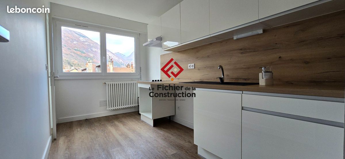 Appartement 3 pièces 74 m² · à Grenoble · 74 m² · 1 081 €/mois