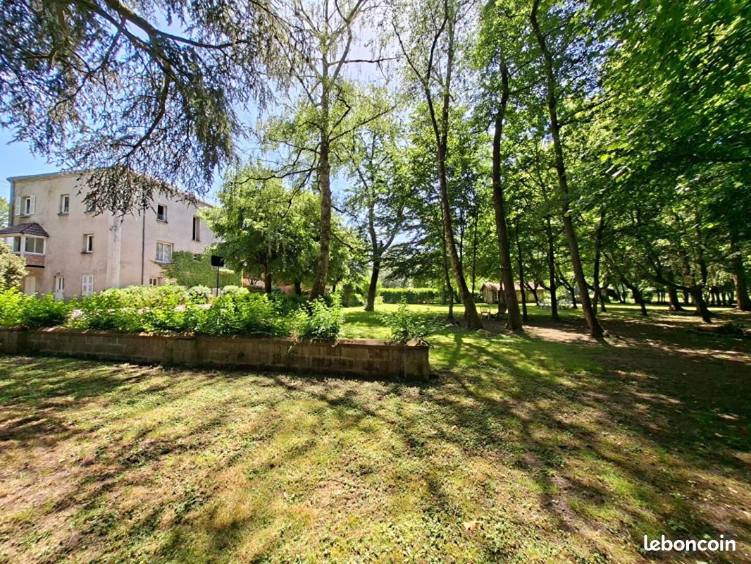 Maison 9 pièces 230 m² · à Blanzy · 230 m² · 344 000 €