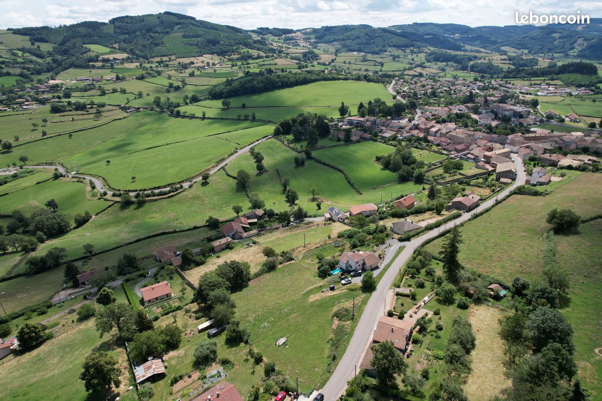 RARE Terrain constructible 1 hectare 89 le m2 · à Mâcon · 922 000 €