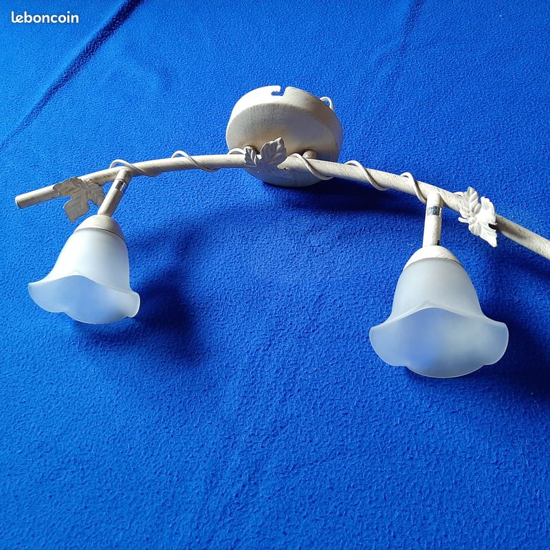 Luminaire, applique murale fer ivoire doré, éclairage 2 ampoules 16 (image 1)