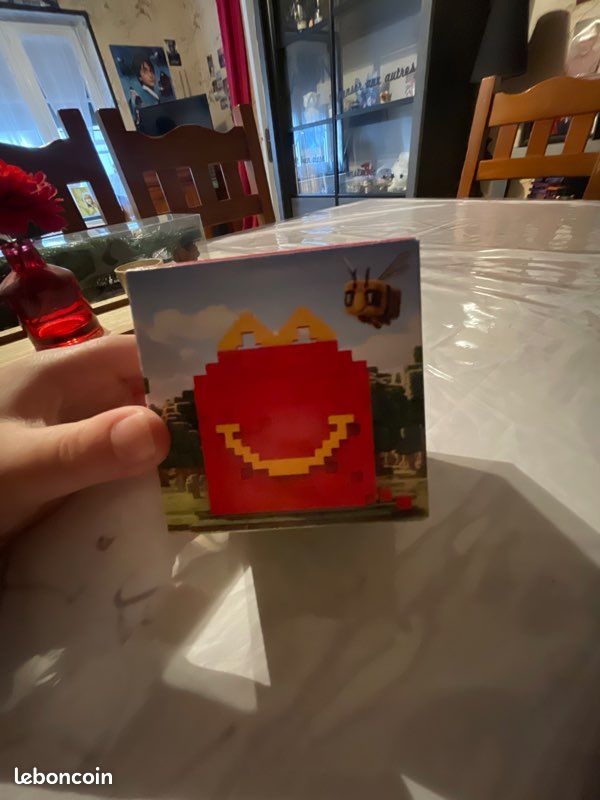 Je vends un puzzle Minecraft (image 1)