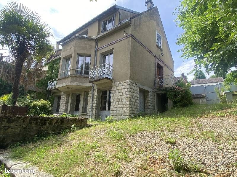Maison 8 pièces 180 m² · à Saint-Florentin · 180 m² · 157 000 €