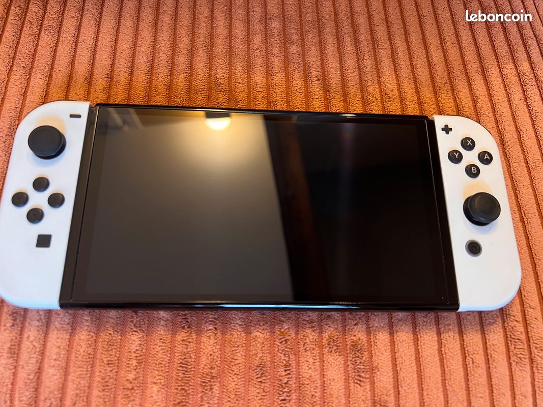 Nintendo Switch OLED blanche + manette Pro + 3 jeux (Zelda TOTK, Animal Crossing, Pokémon) (image 5)